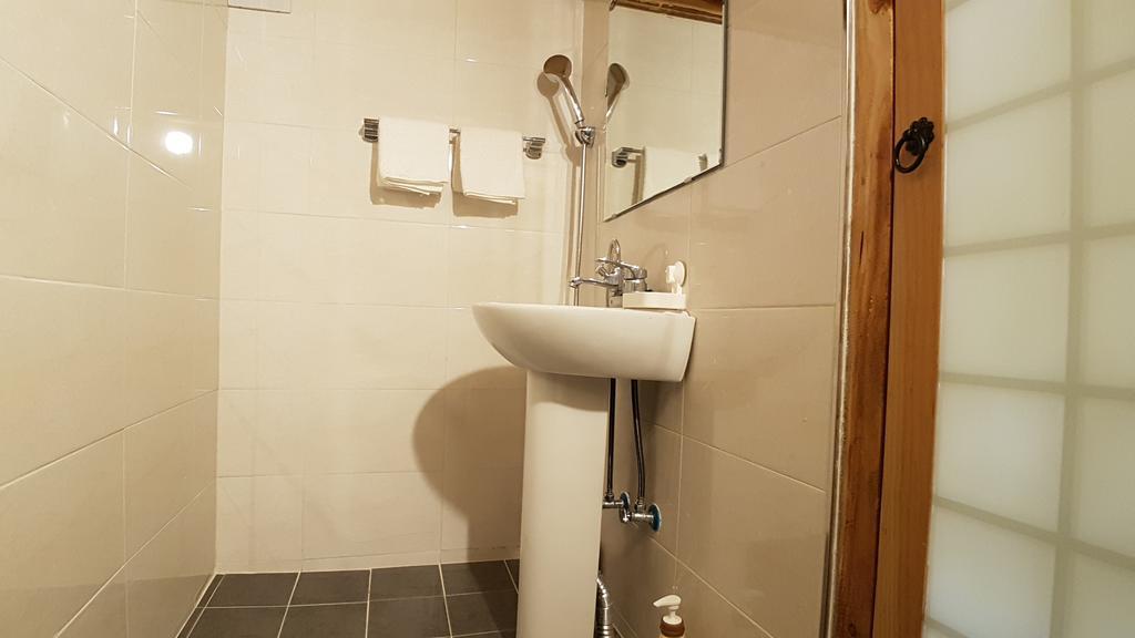 Ohnewwall Guesthouse Чонджу Екстер'єр фото